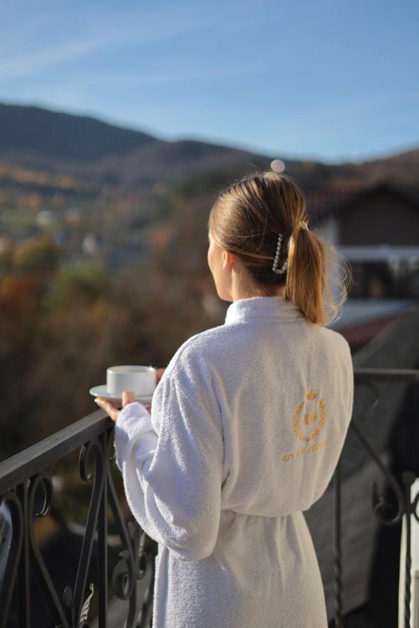 River Stone Hotel *