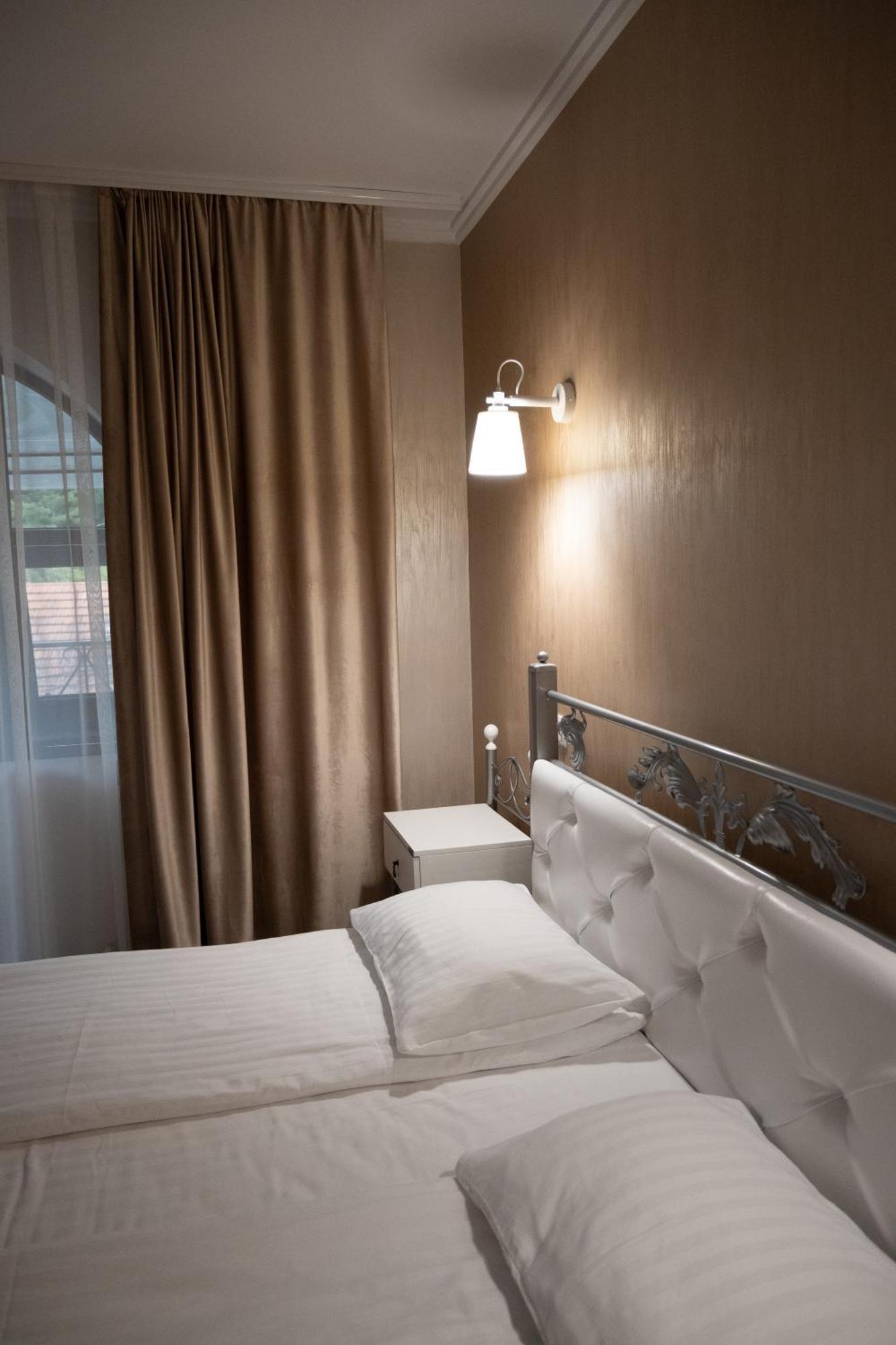 Hotel River Stone Sheshory